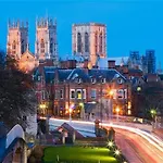 Heart Of The Flat With Free Parking Apartment York