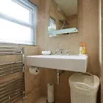 Heart Of The Flat With Free Parking