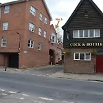 Heart Of The Flat With Free Parking