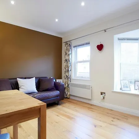 Heart Of The Flat With Free Parking *