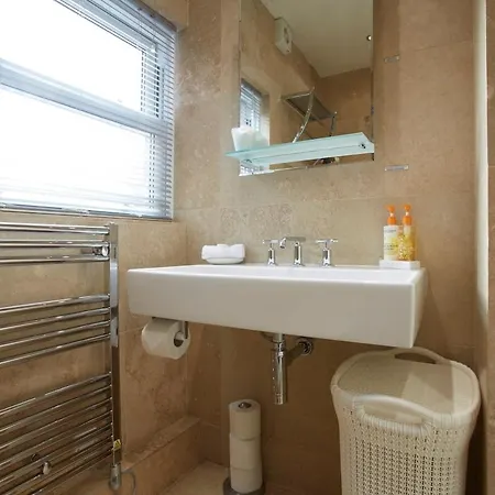 Heart Of The Flat With Free Parking